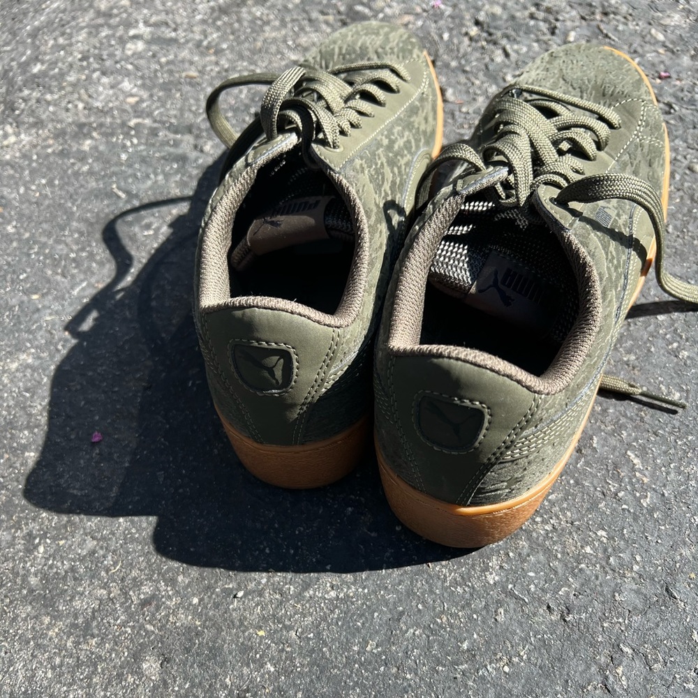 Puma tennis shoes
